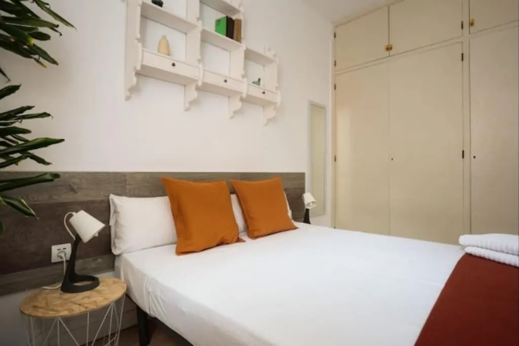 Renovated Apartment In Vila De Gracia Barcelona